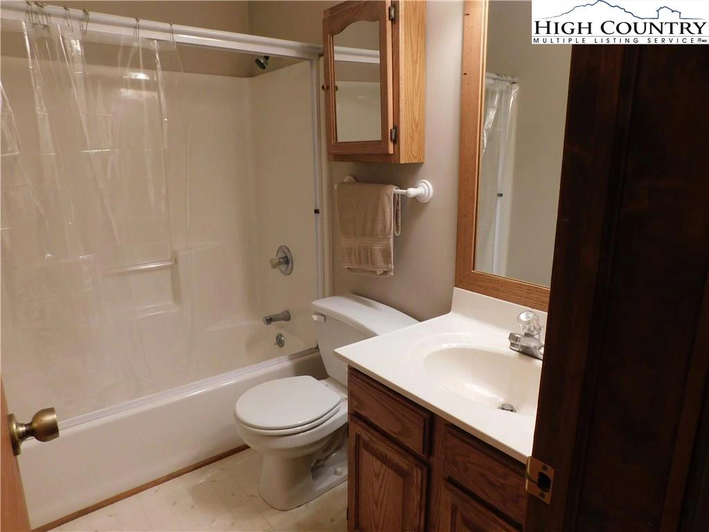 Image number 7 for the current listing