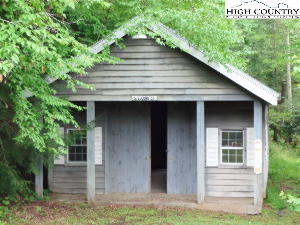 Image number 12 for the current listing