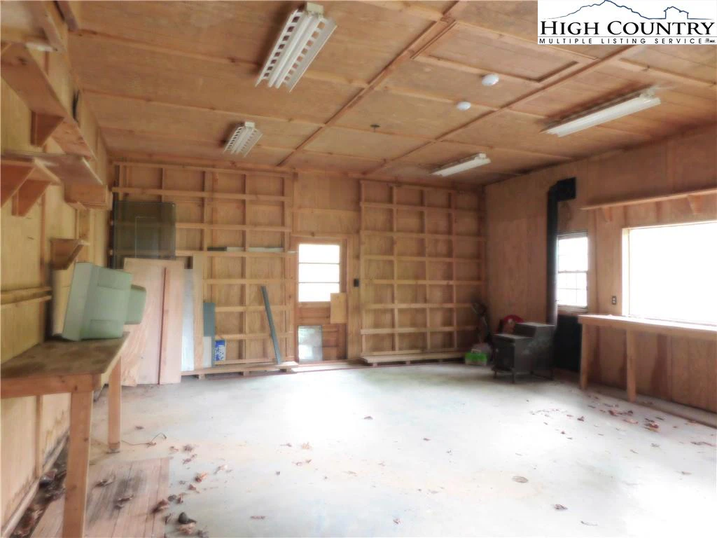 Image number 2 for the current listing