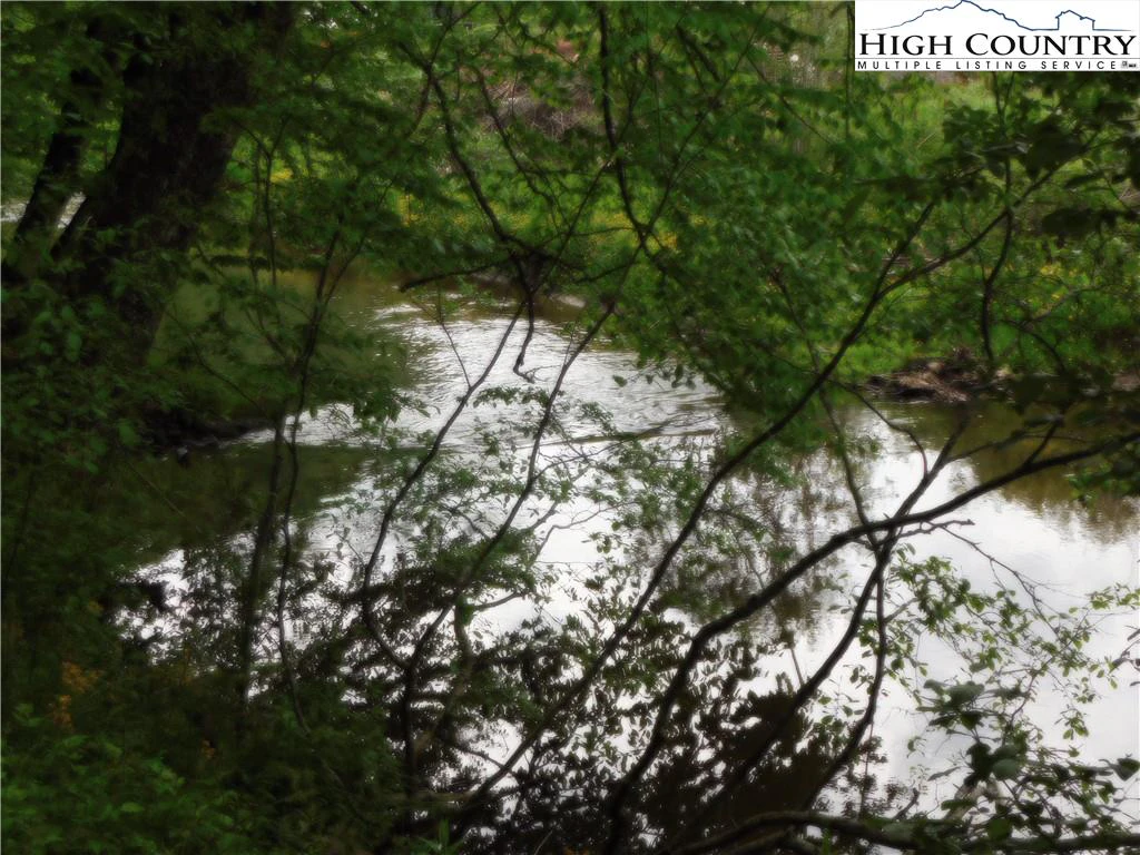Image number 18 for the current listing
