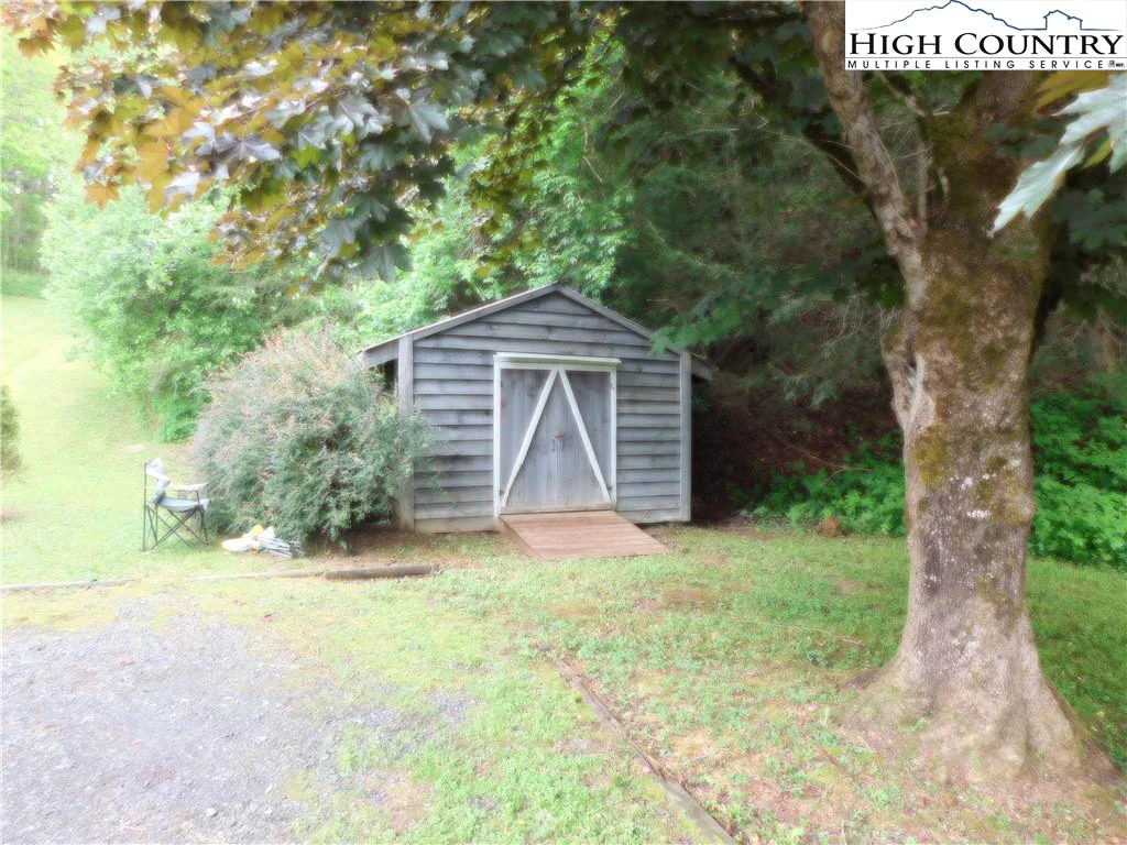 Image number 30 for the current listing