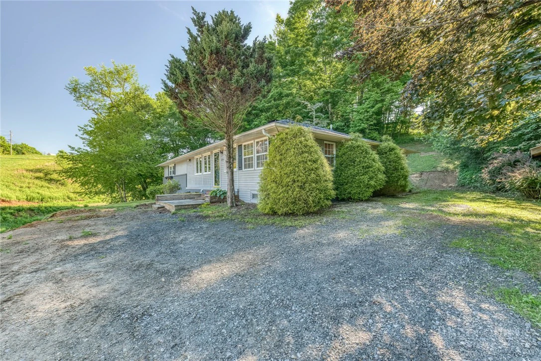 Image number 8 for the current listing