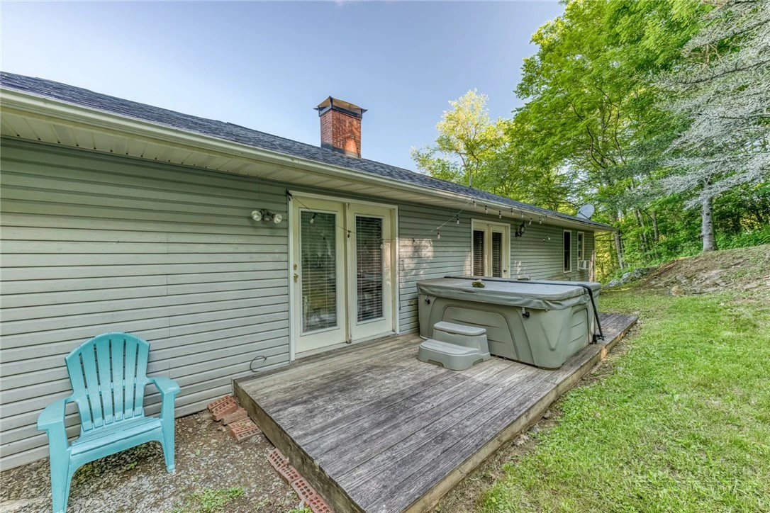 Image number 13 for the current listing