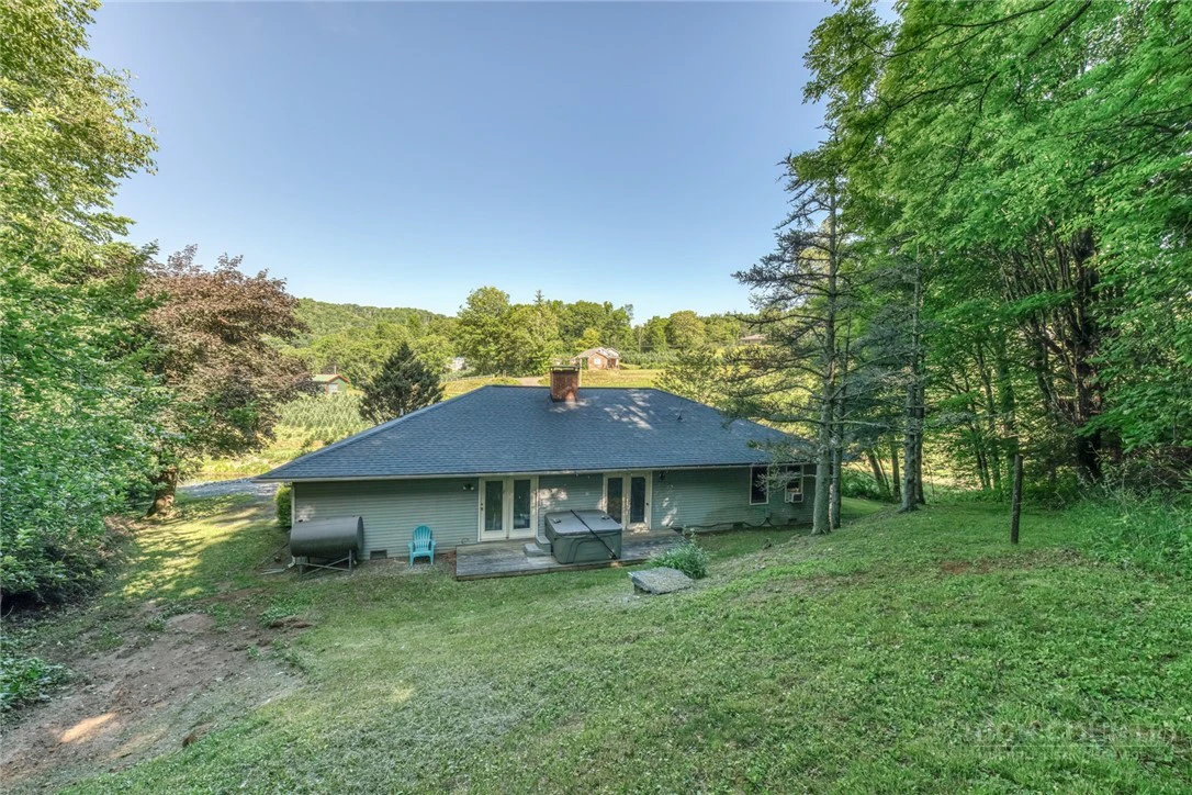 Image number 10 for the current listing