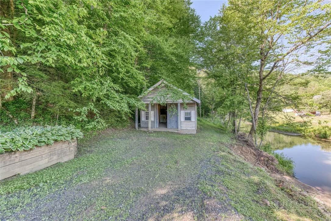 Image number 2 for the current listing