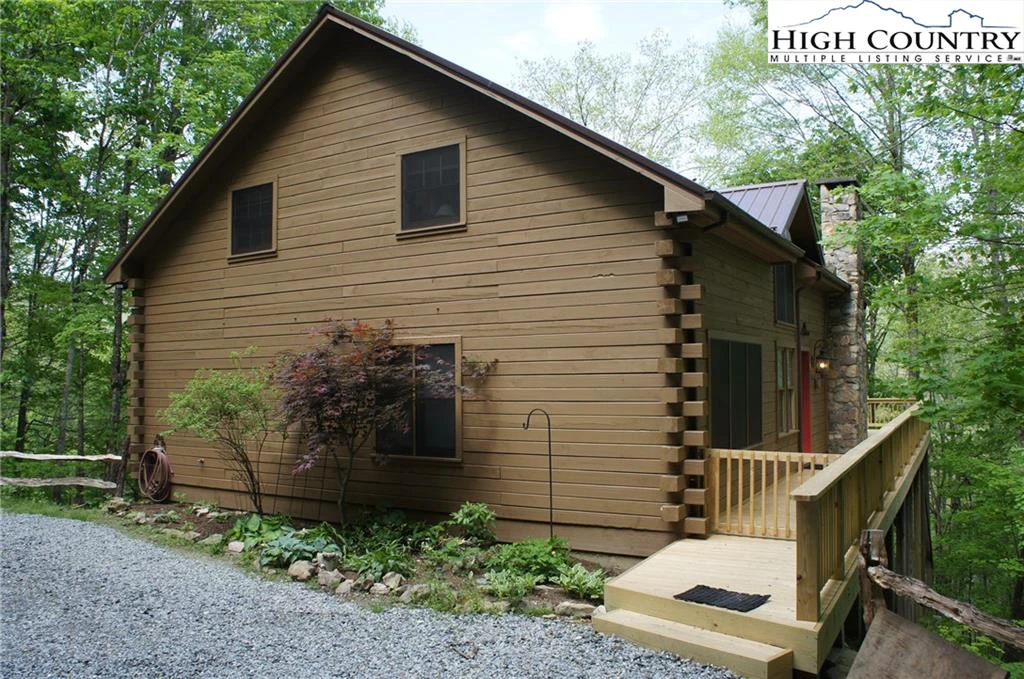 Image number 1 for the current listing