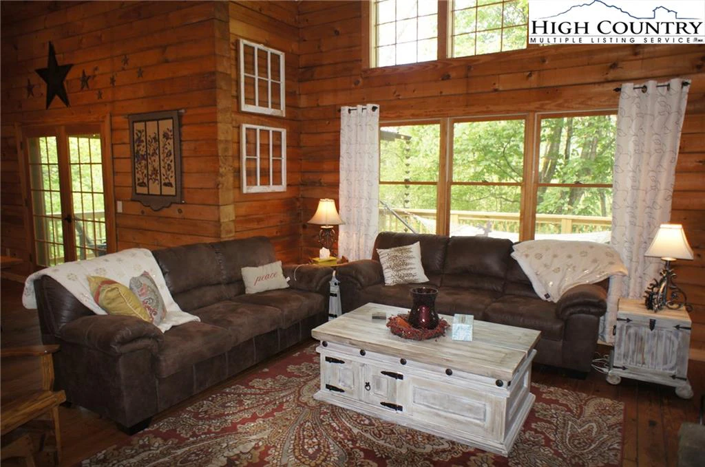Image number 4 for the current listing