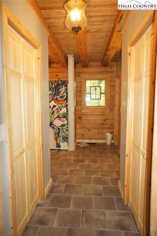 Image number 16 for the current listing