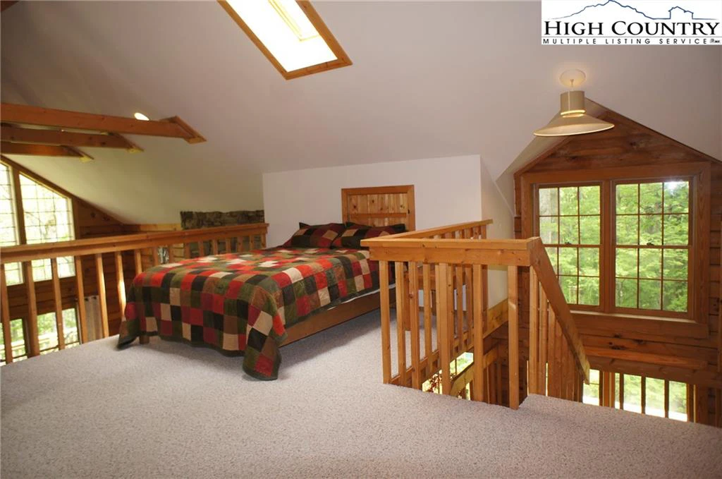 Image number 20 for the current listing