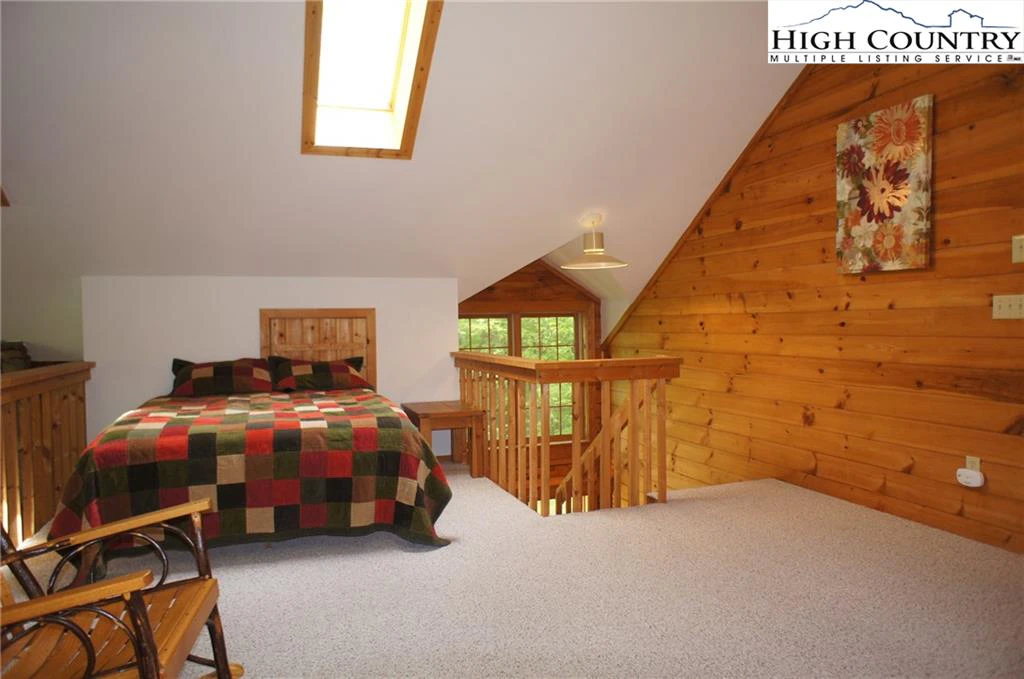 Image number 21 for the current listing