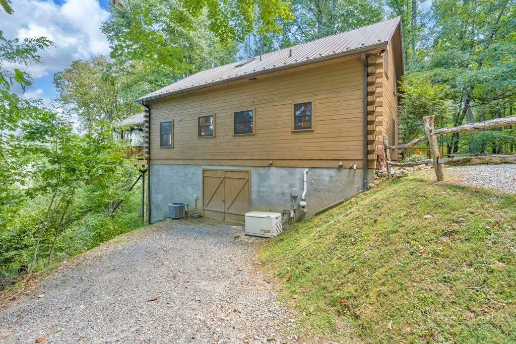 Image number 3 for the current listing