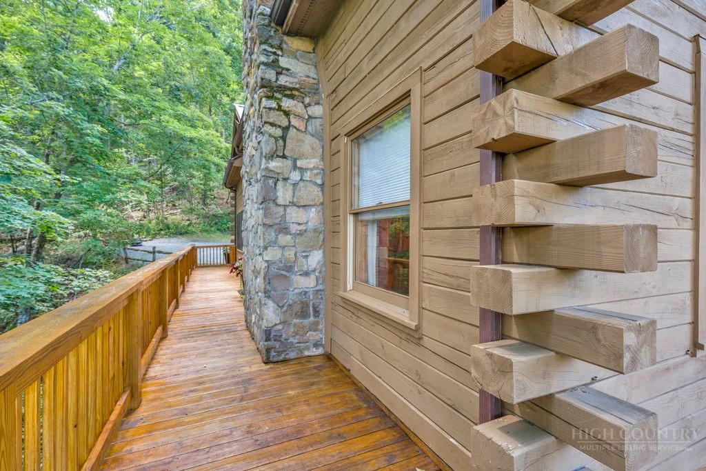 Image number 6 for the current listing