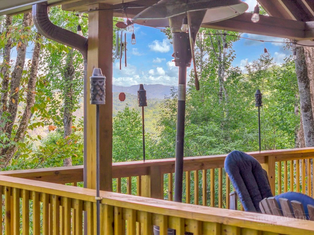 Image number 11 for the current listing