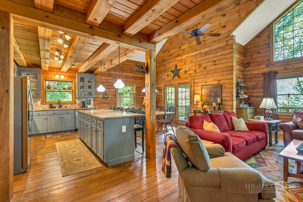 Image number 15 for the current listing