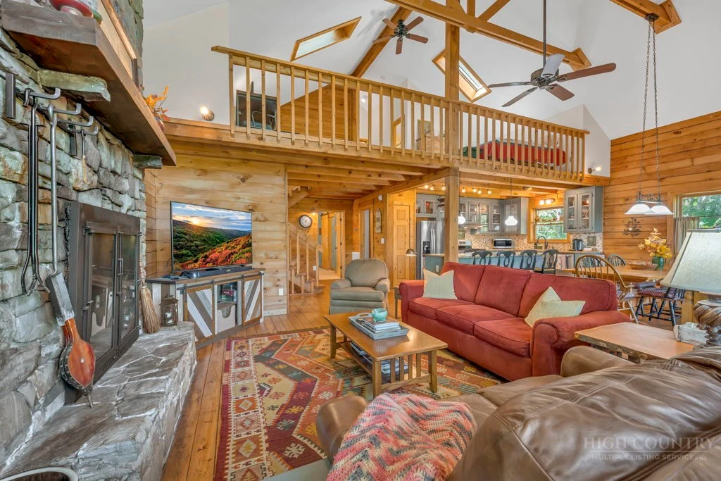 Image number 18 for the current listing