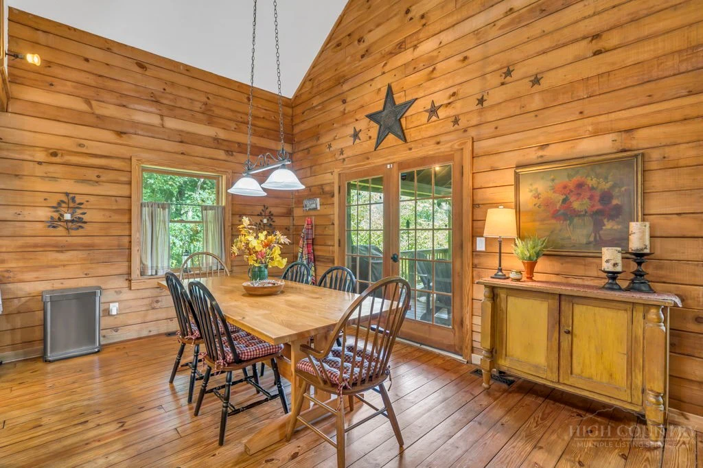 Image number 21 for the current listing