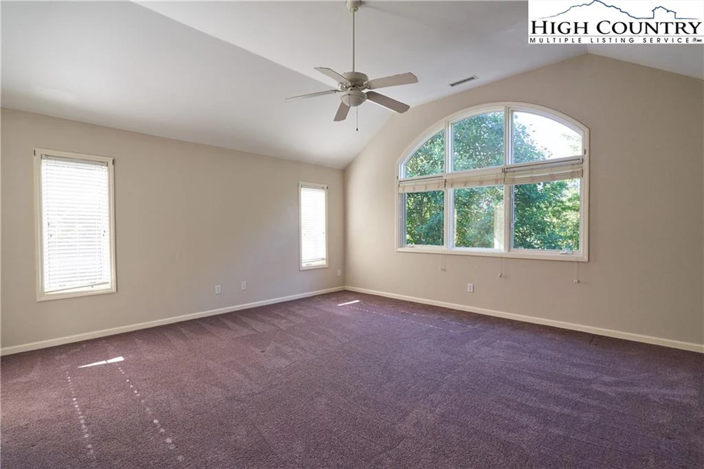 Image number 14 for the current listing