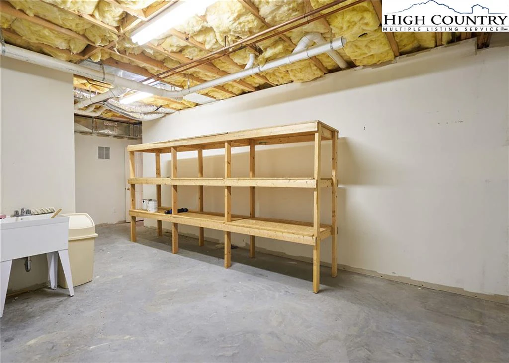 Image number 18 for the current listing