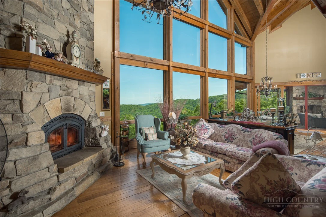 Image number 3 for the current listing