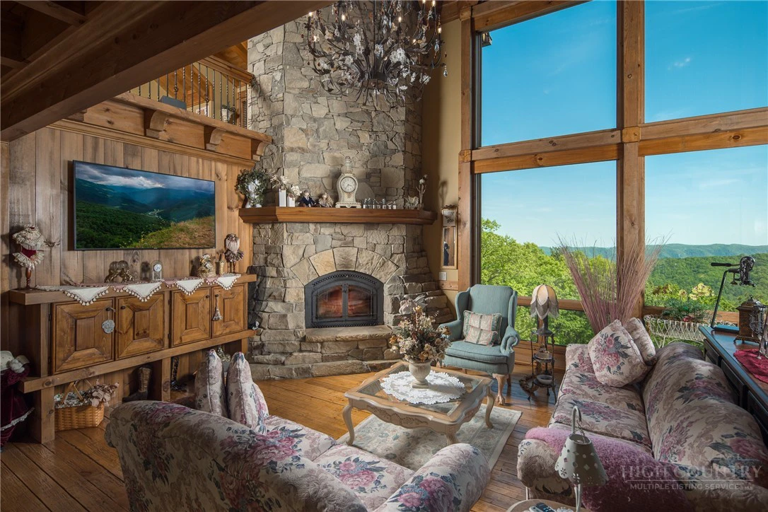 Image number 4 for the current listing