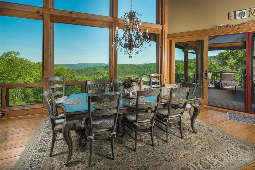 Image number 5 for the current listing