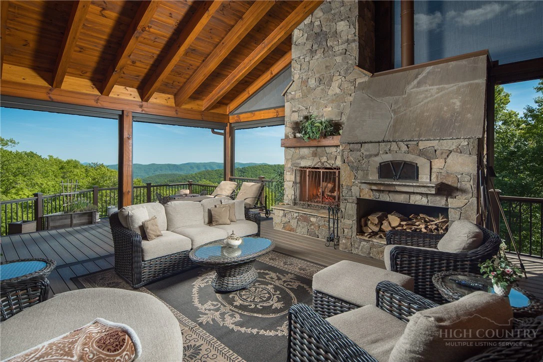 Image number 9 for the current listing