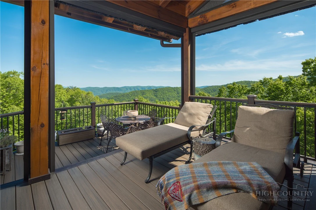 Image number 11 for the current listing
