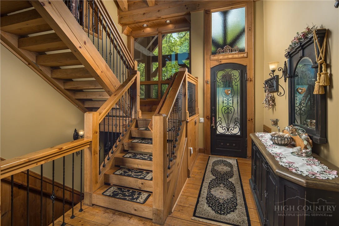 Image number 18 for the current listing