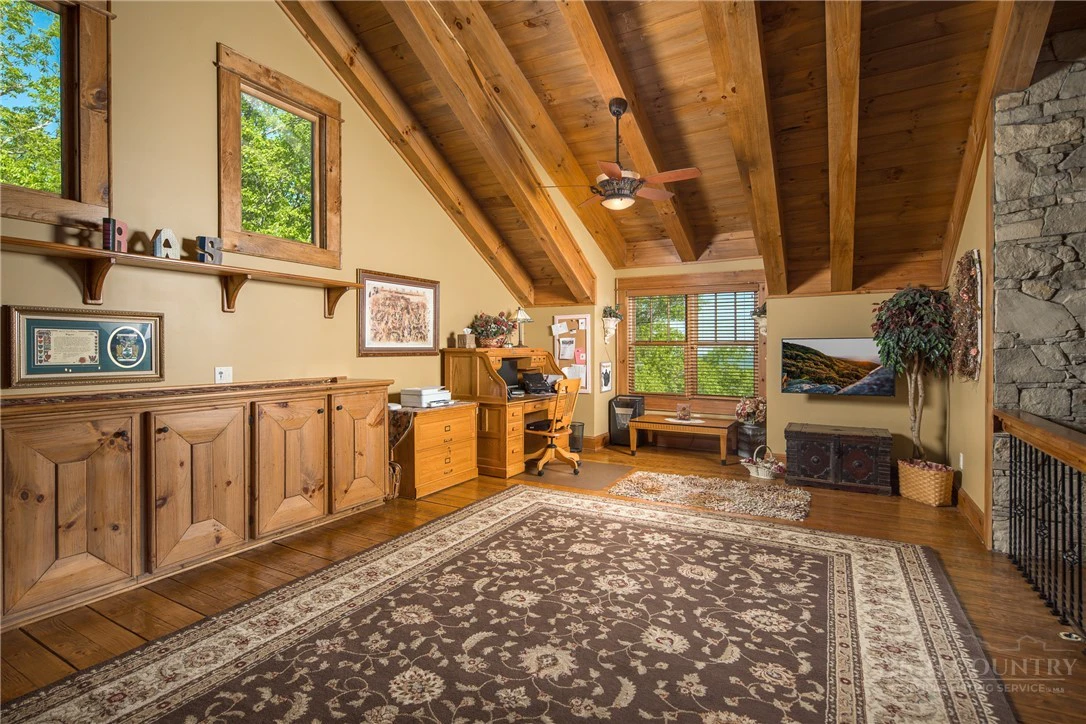 Image number 21 for the current listing
