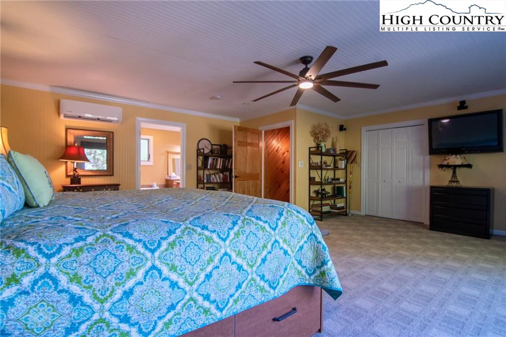 Image number 3 for the current listing