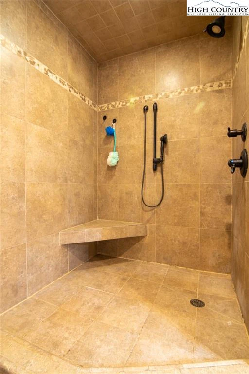 Image number 7 for the current listing