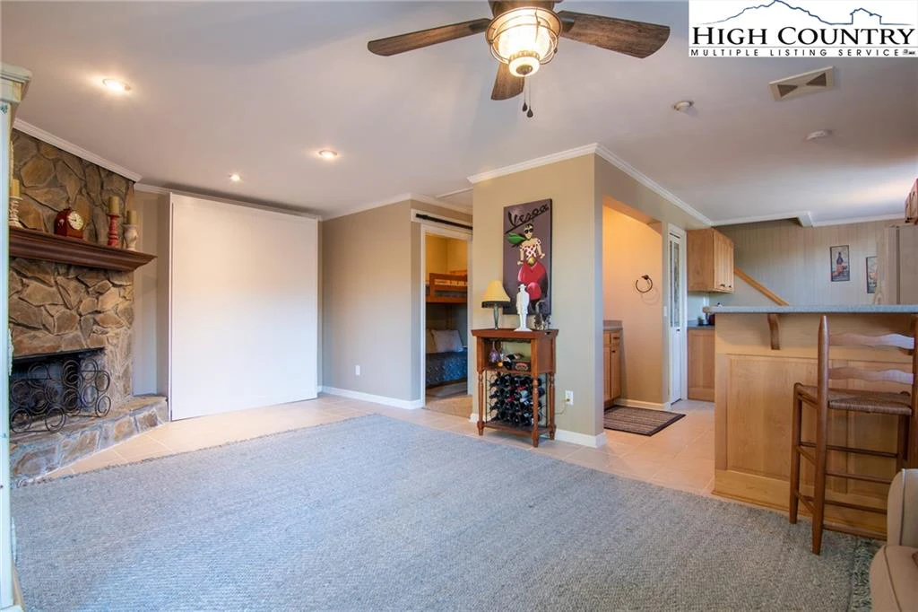 Image number 13 for the current listing