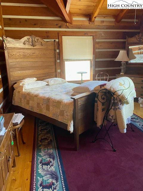 Image number 14 for the current listing