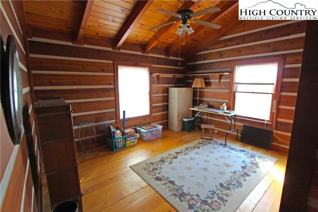 Image number 4 for the current listing