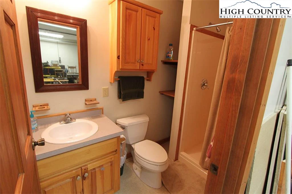 Image number 9 for the current listing