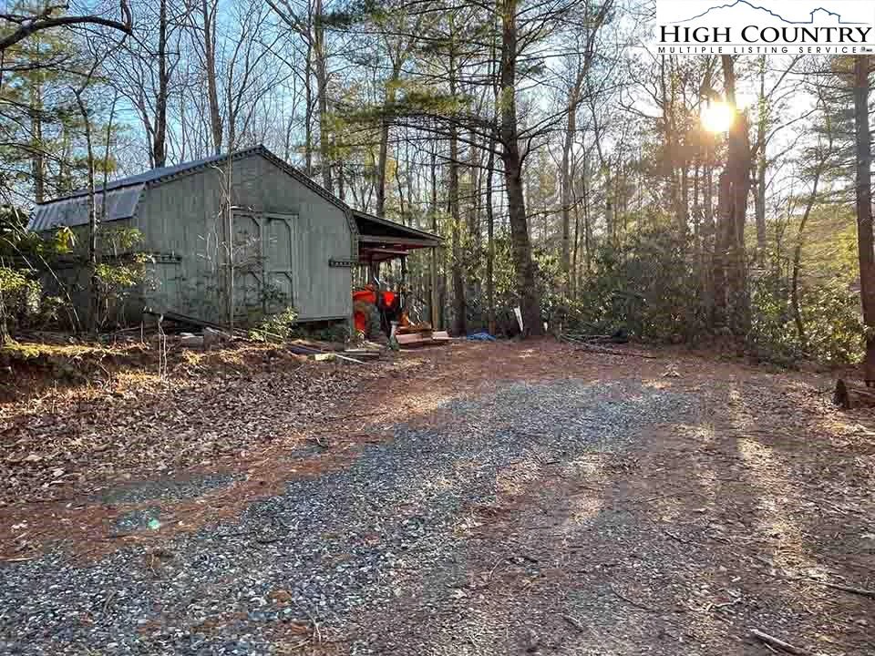 Image number 13 for the current listing