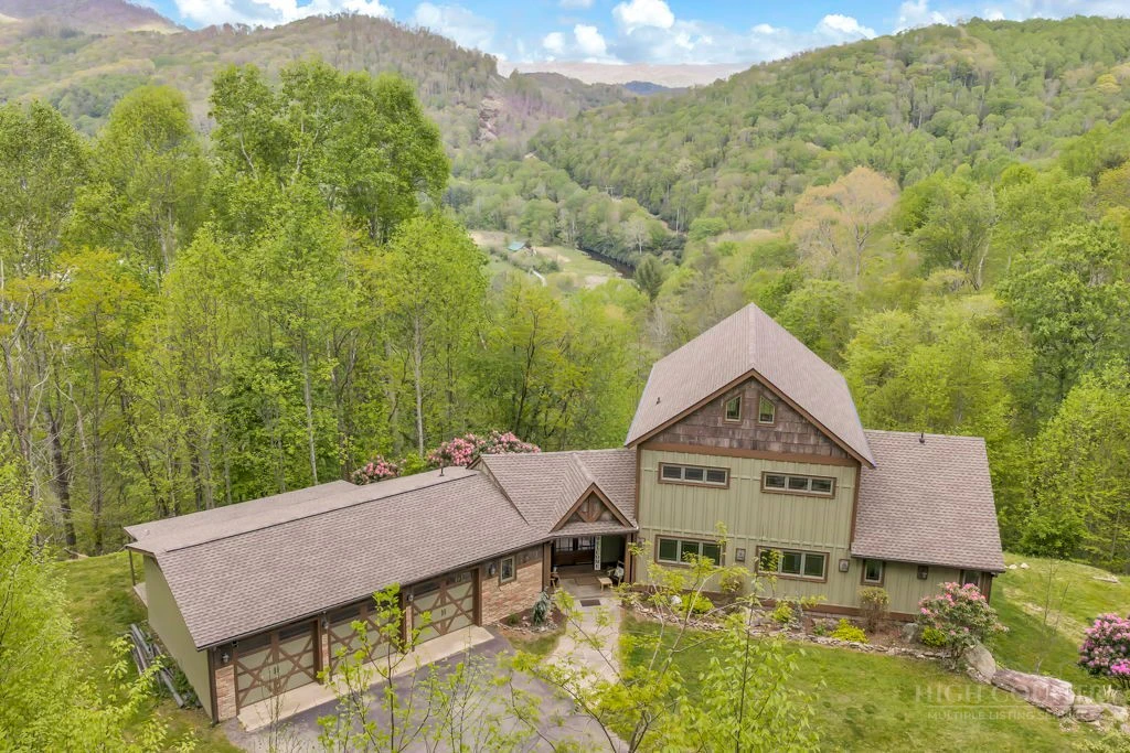 Image number 1 for the current listing
