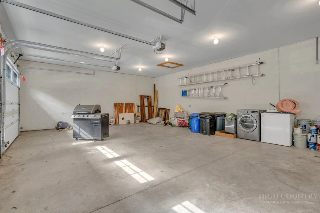 Image number 18 for the current listing