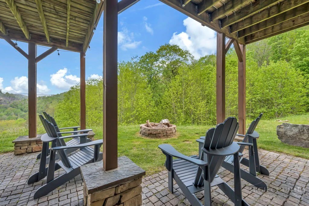 Image number 21 for the current listing