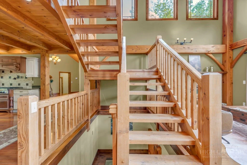 Image number 3 for the current listing