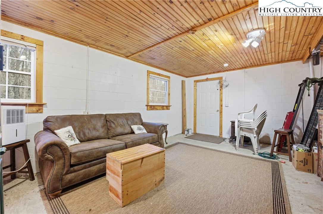 Image number 6 for the current listing