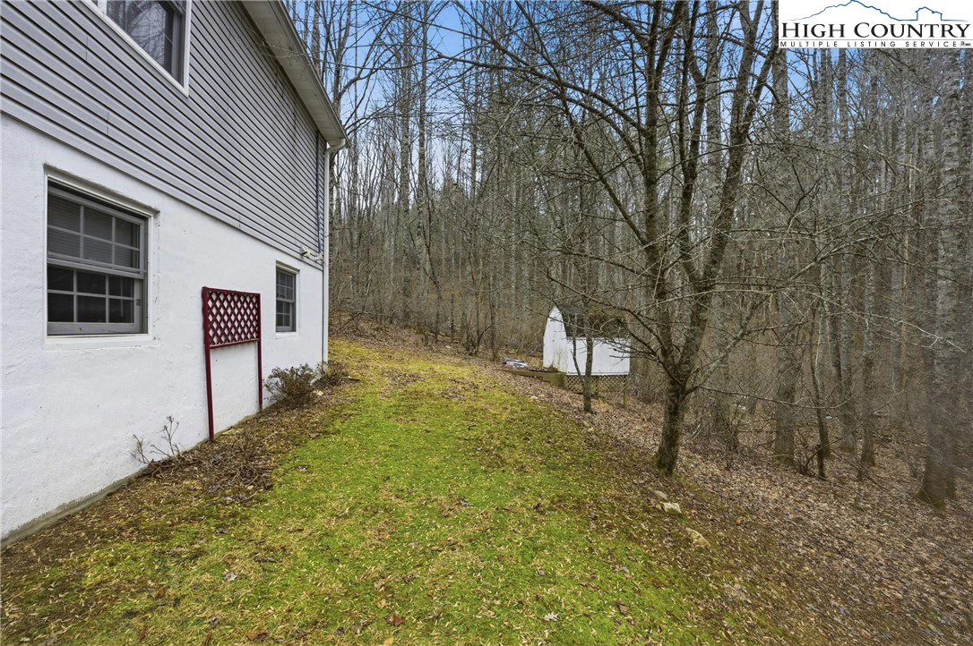Image number 15 for the current listing