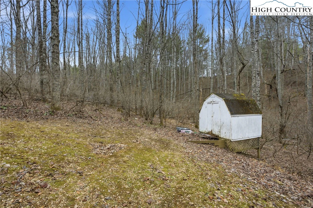 Image number 16 for the current listing