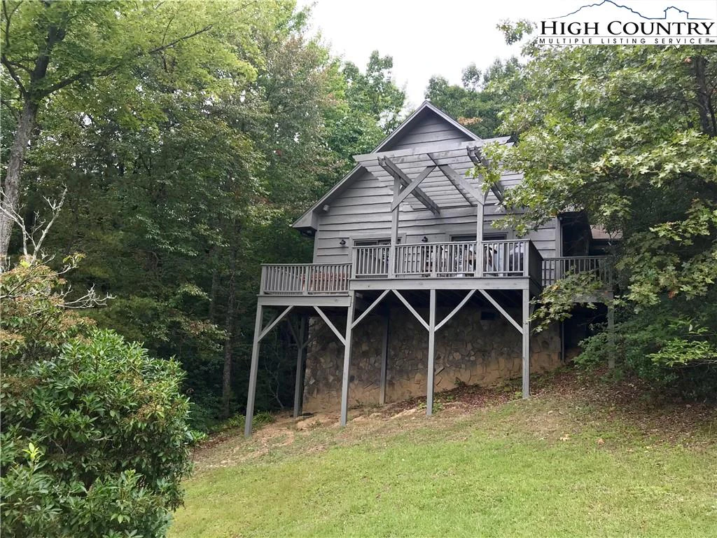 Image number 13 for the current listing