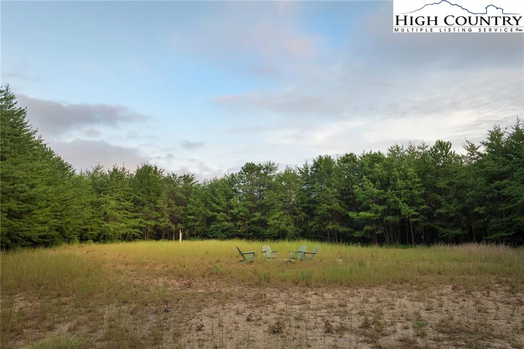 Image number 16 for the current listing
