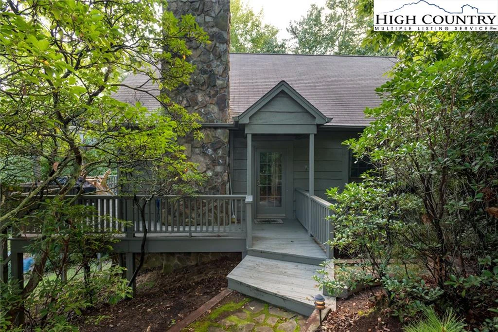 Image number 3 for the current listing