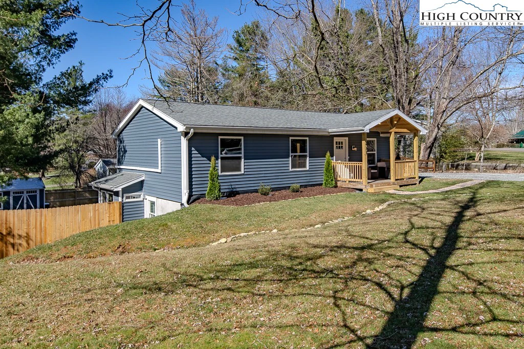 Image number 19 for the current listing