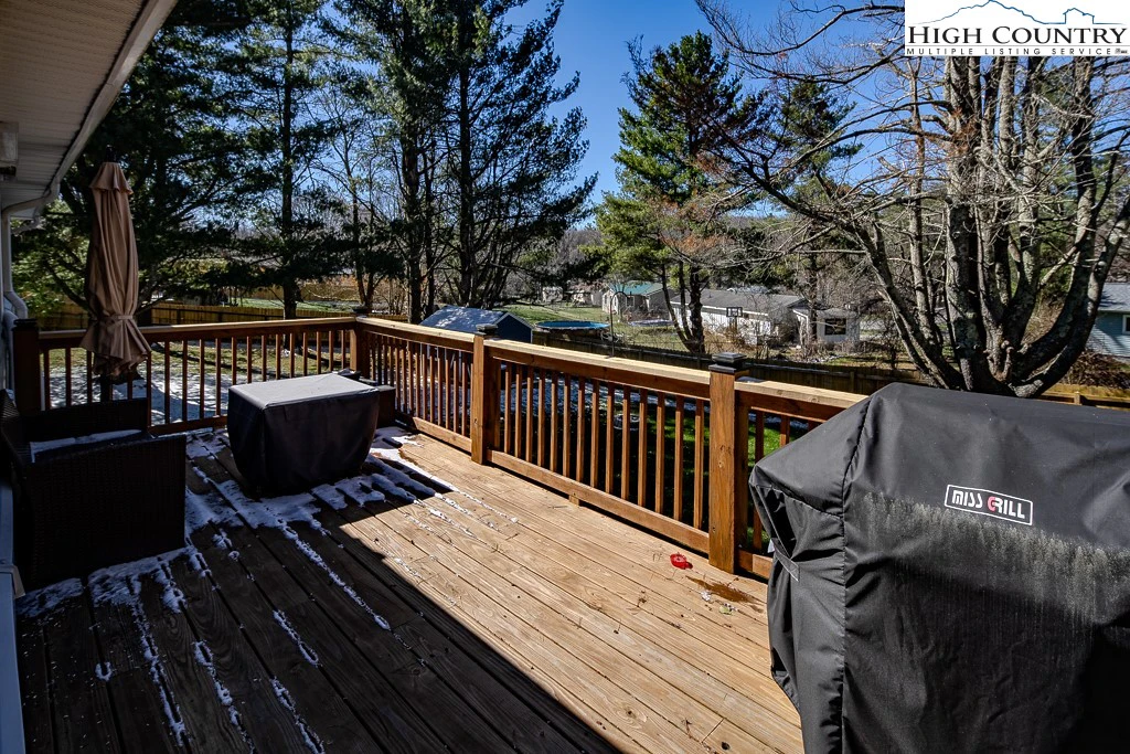 Image number 20 for the current listing
