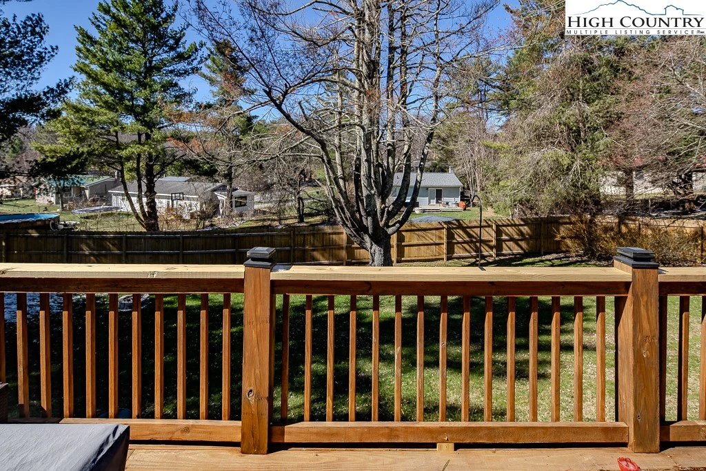 Image number 21 for the current listing