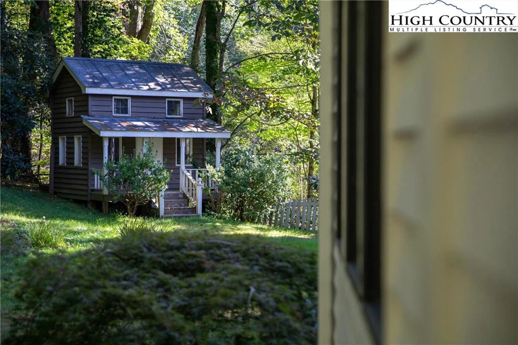 Image number 18 for the current listing